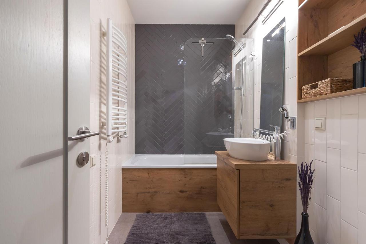 Pilies Street Exclusive Apartment By Reside Baltic Wilno Zewnętrze zdjęcie
